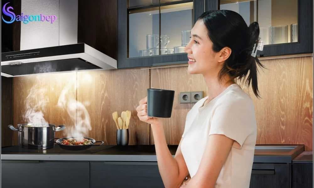 Máy hút mùi giúp không gian nhà bếp luôn trong lành, sạch sẽ