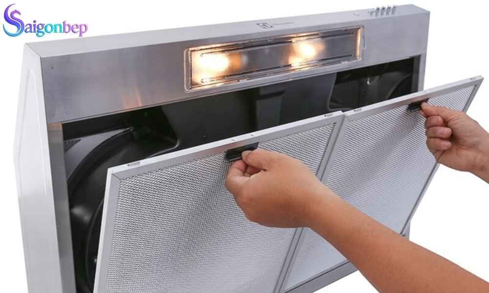 máy hút mùi bị rò rỉ dầu mỡ
