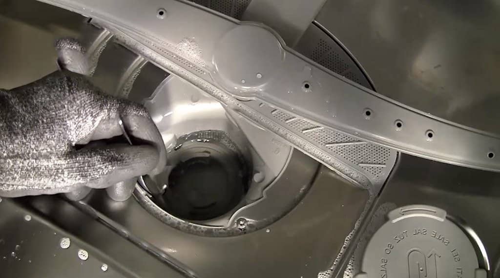 Nguyên nhân làm máy rửa chén rửa không sạch