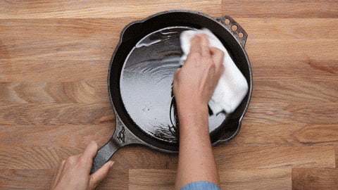 Những điều cần biết trước khi sử dụng nồi chảo gang Lodge