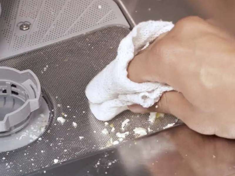 Lý do chén dĩa không khô sạch khi dùng máy rửa chén