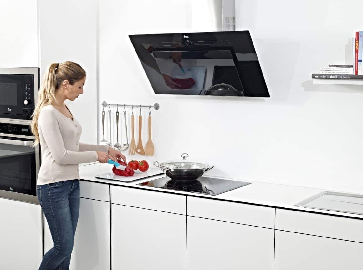 Sử dụng máy hút mùi tiết kiệm điện