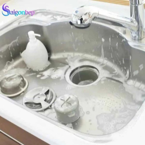 vệ sinh chậu rửa bát Kluger