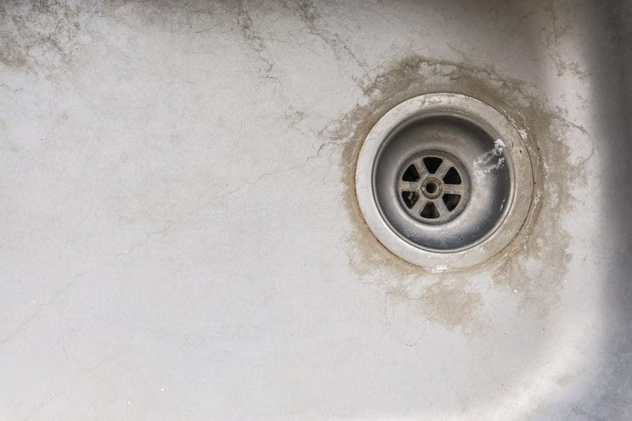 vệ sinh chậu rửa bát Kluger