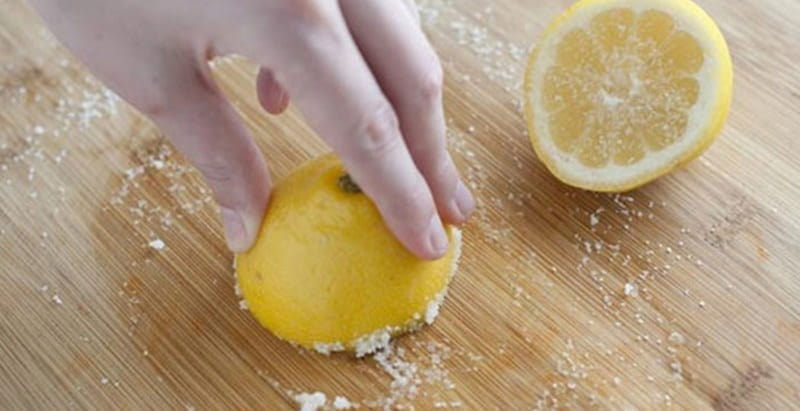 vệ sinh chậu rửa bát Kluger