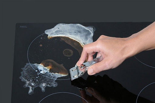 Xử lý khi mặt kính bếp từ ố