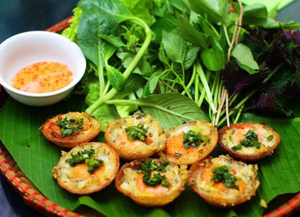 Chảo gang đổ bánh khọt Lodge P7A3