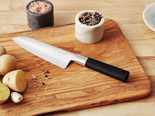 Dao thái đa năng Nhật Bản cao cấp KAI Wasabi Black Santoku - 6716S (165mm)