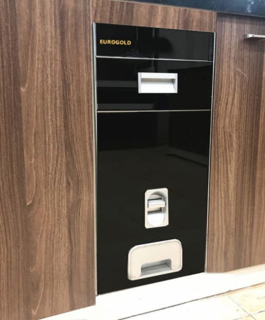 Thùng gạo mặt gương nút nhấn Eurogold B303