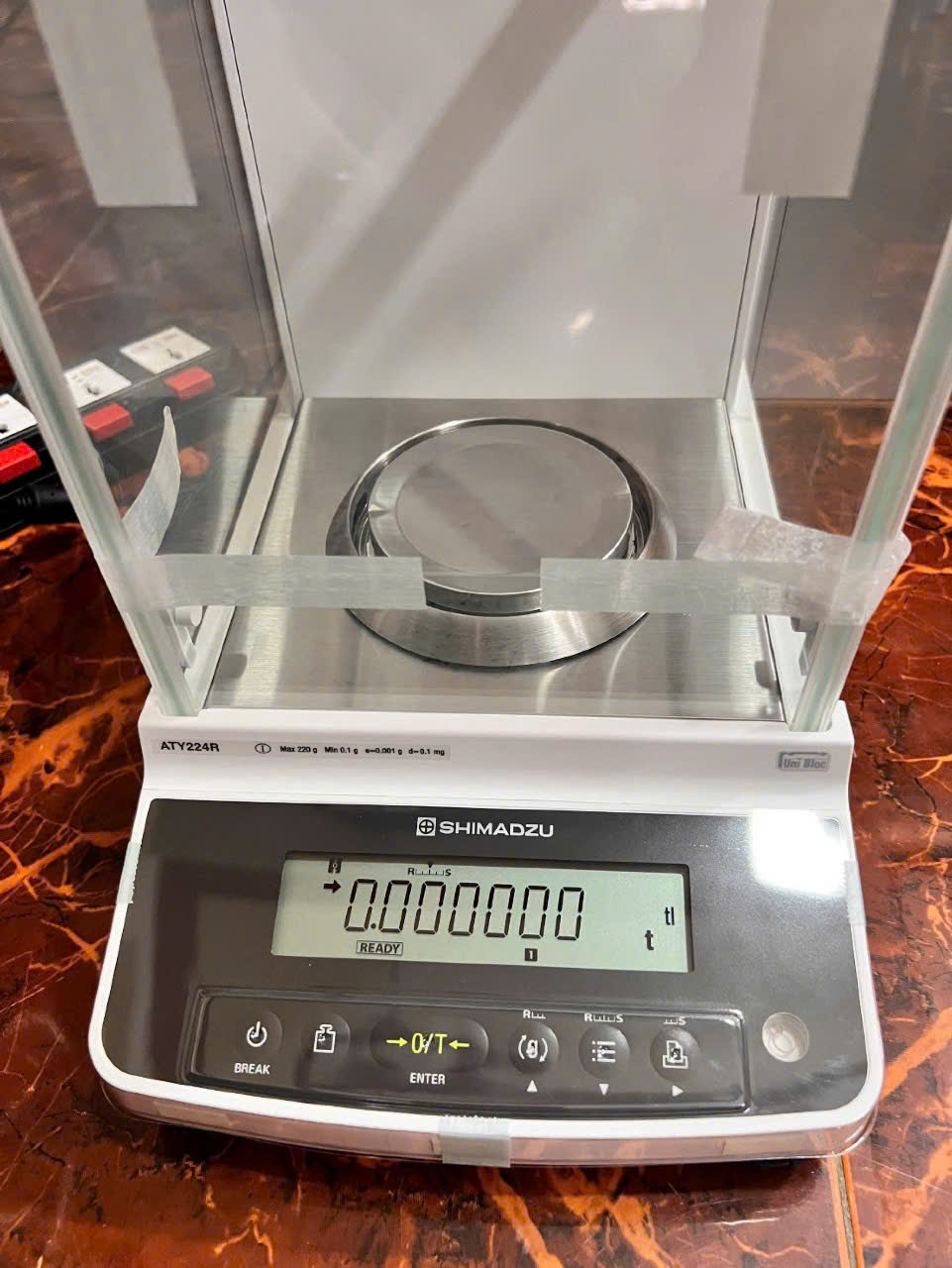 cân 4 số lẻ shimadzu ATY 224R