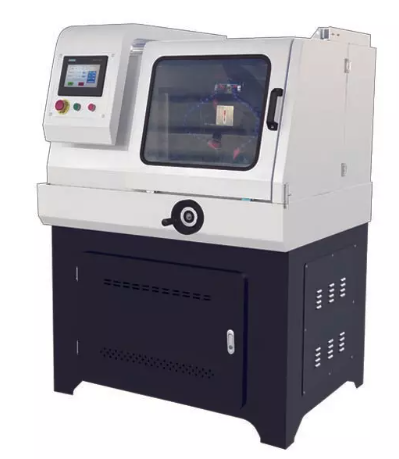 Phòng thí nghiệm luyện kim sử dụng máy cắt mẫu tự động CM-100YZ.