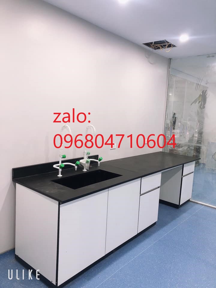 Bàn thí nghiệm áp góc L