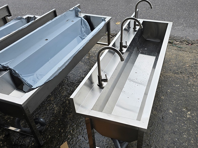 Bồn rửa tay inox dùng cho trường mầm non, tiểu học