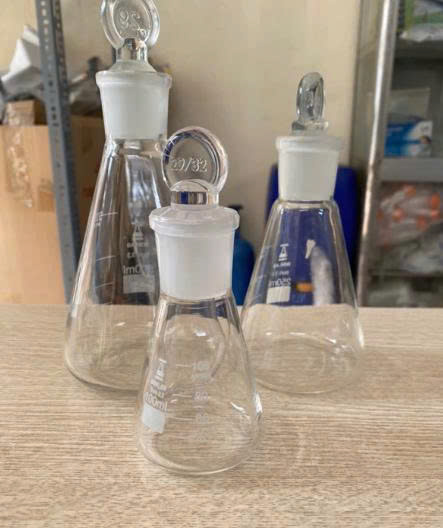 Bình tam giác có nút 500ml