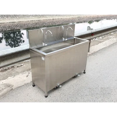 Chậu rửa tay hoặc rửa dụng cụ có vòi đạp chân