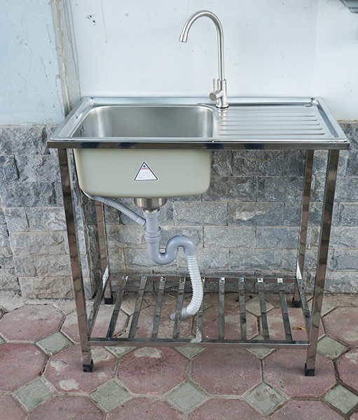 Chậu rửa bát 1 hố inox 304, có chân sàn