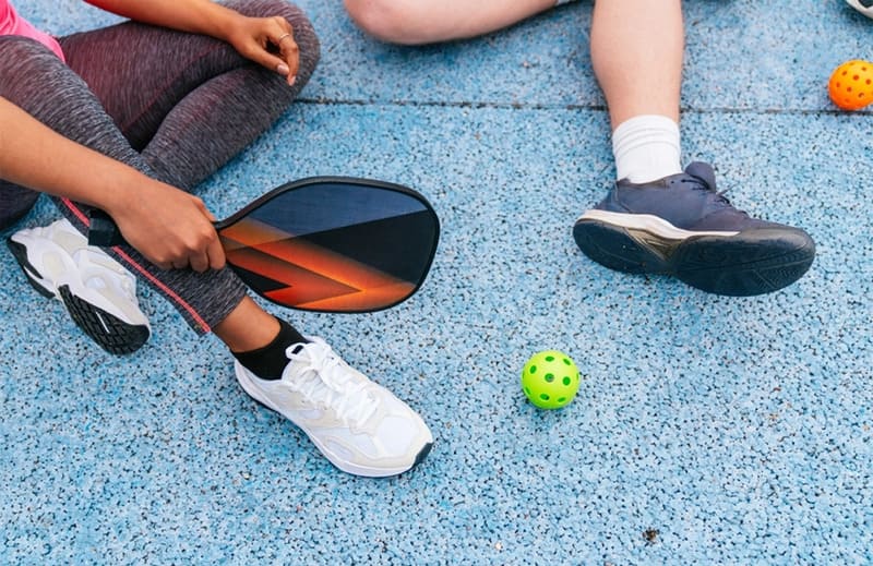 Việc chọn giày pickleball không nên chỉ dựa vào thương hiệu