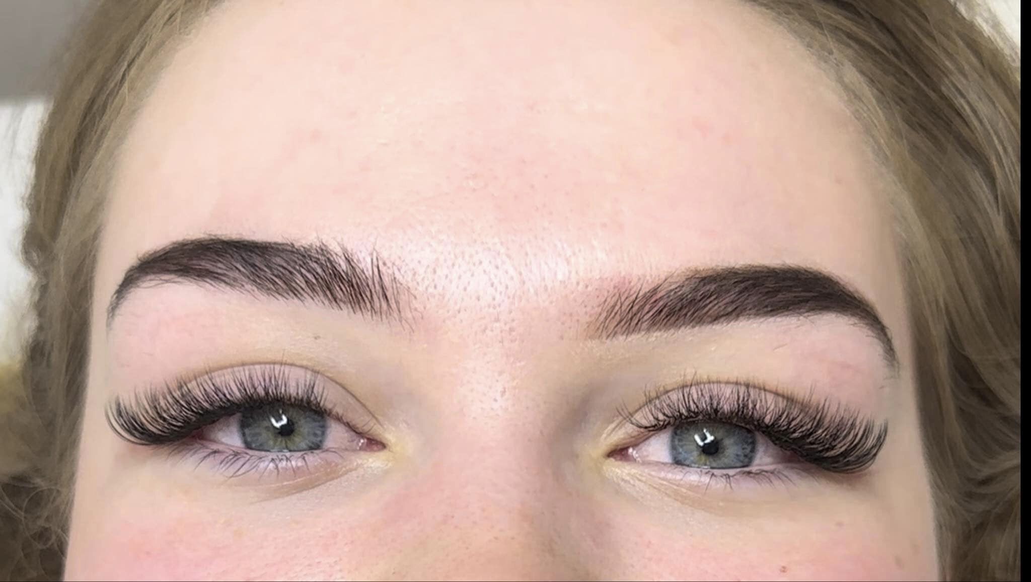 Những Bí Quyết Chăm Sóc Mi Sau Khi Nối Tại Hoabeauty Lashes – Hãy Yêu Đôi Mi Đẹp Một Cách Tận Tâm!