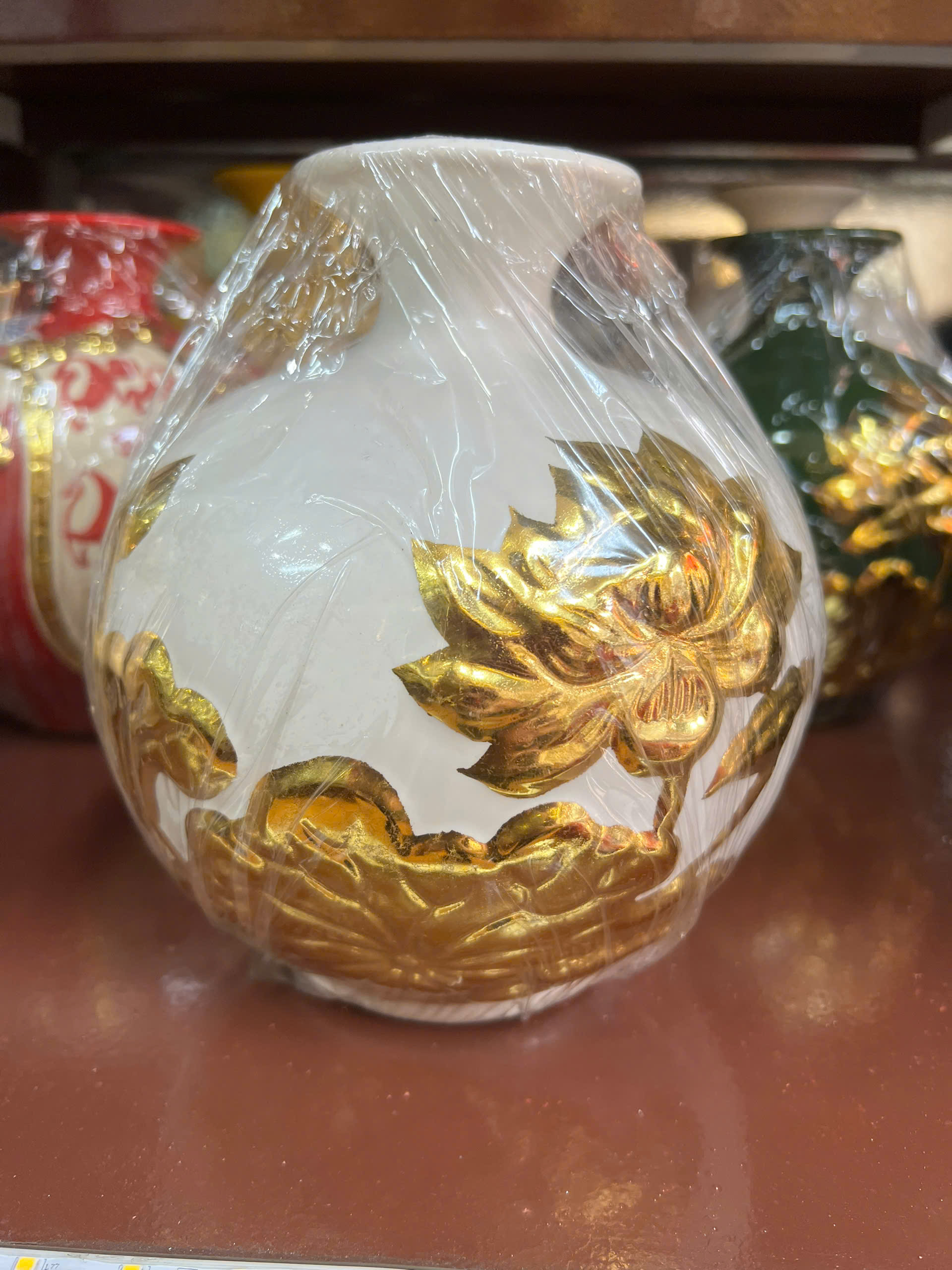 Bình Hoa Sen Dát Vàng