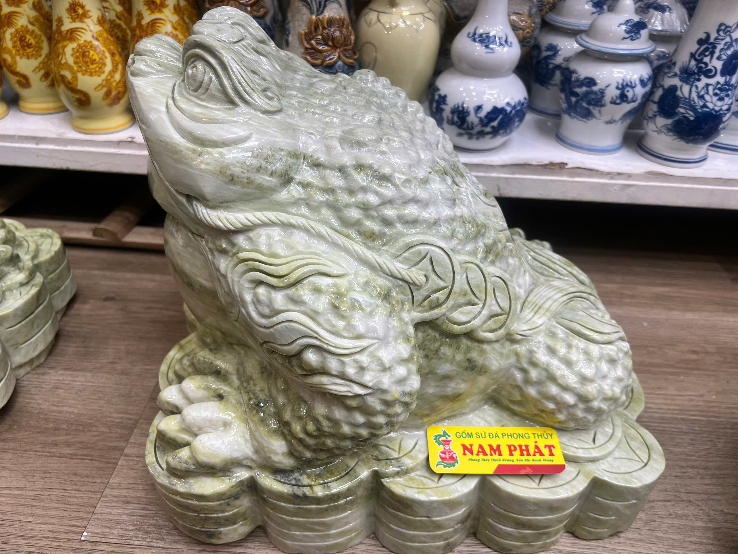 THIỀM THỪ ĐÁ SERPENTINE TỰ NHIÊN NGUYÊN KHỐI