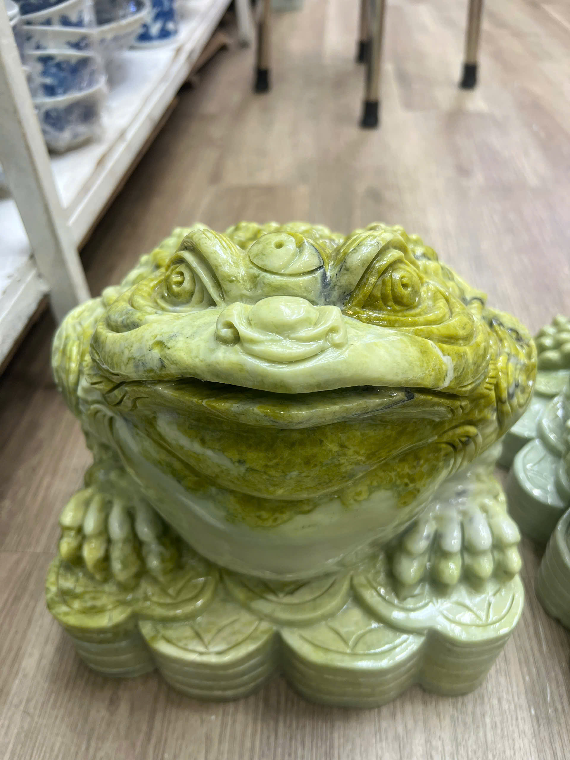 THIỀM THỪ ĐÁ SERPENTINE TỰ NHIÊN NGUYÊN KHỐI
