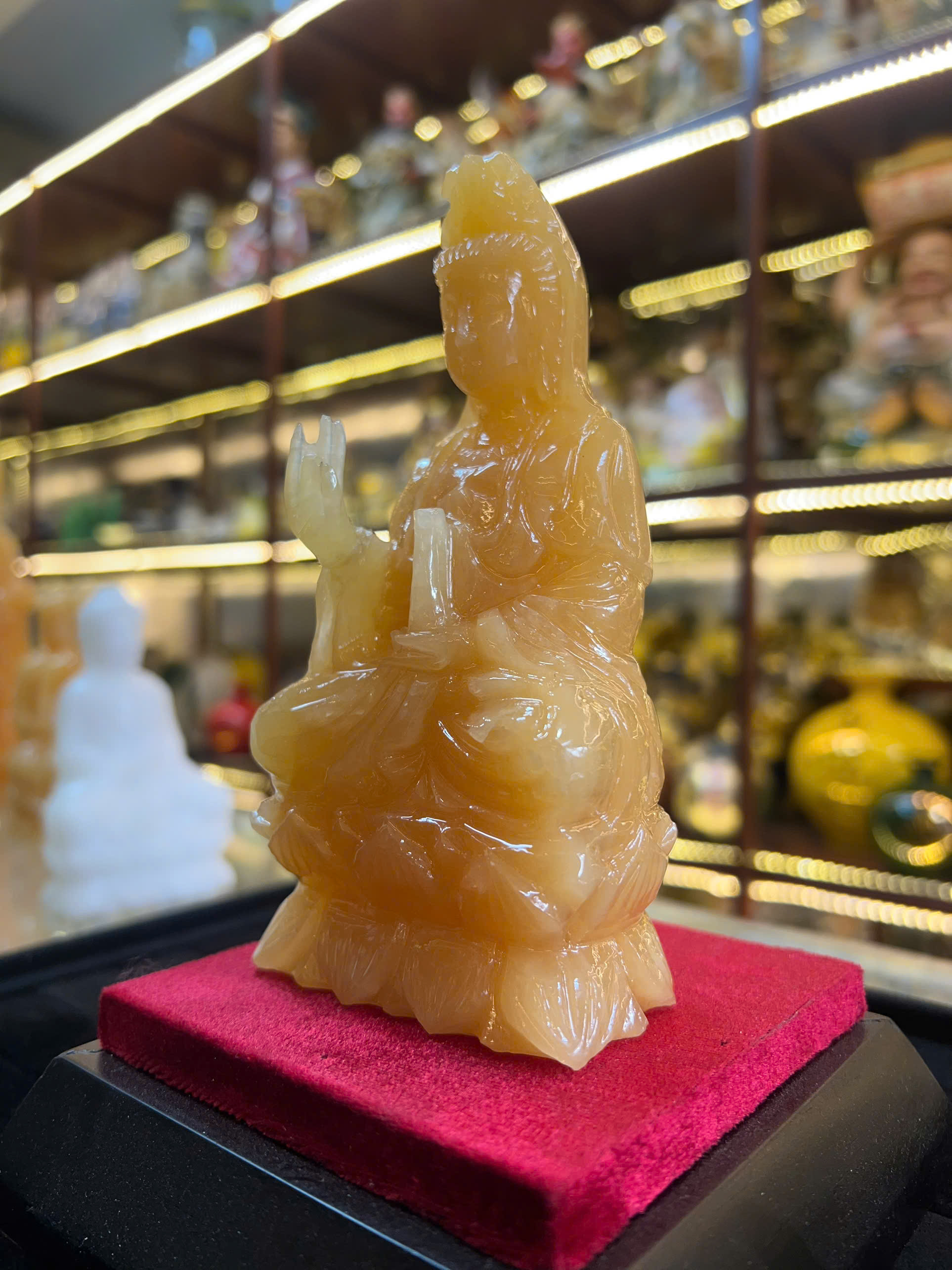 QUAN ÂM NGỌC HOÀNG LONG