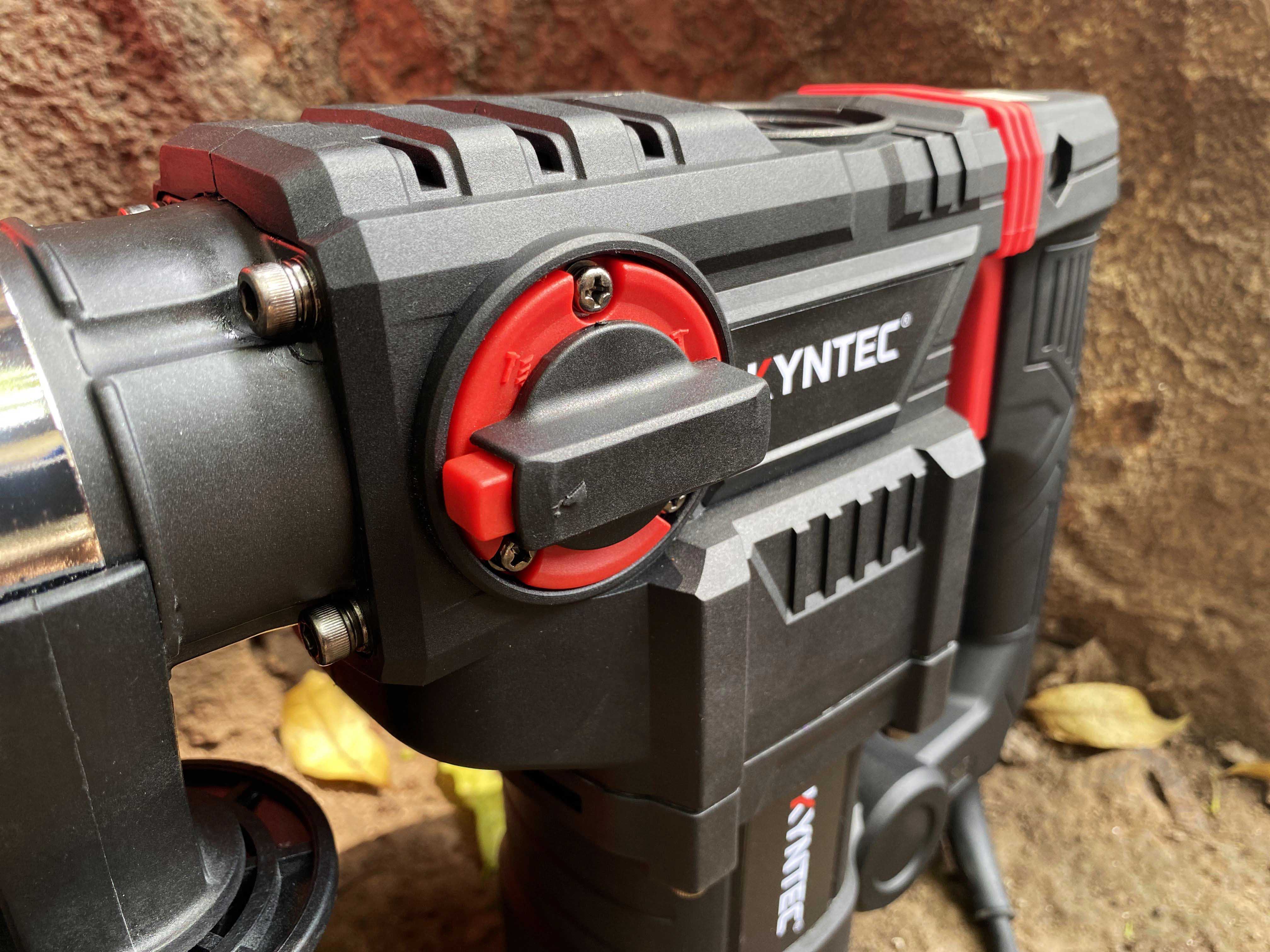 núm chuyển chức năng khoan và đục trên Kyntec KT07
