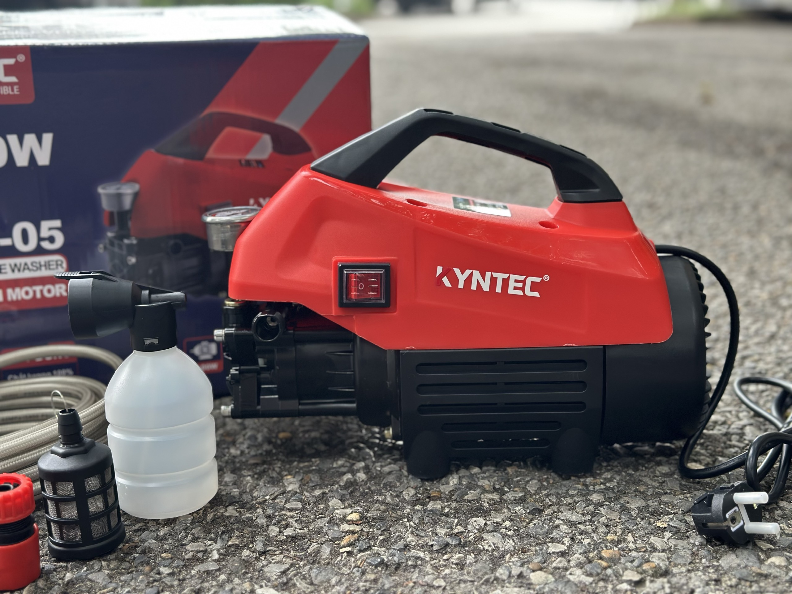 Máy rửa xe Kyntec KTW-05 áp lực phun 100 bar