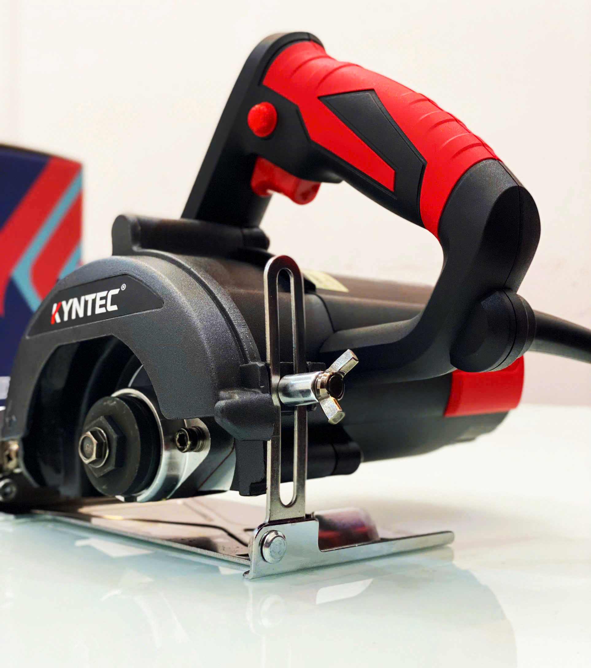 máy cắt gạch chuyên dụng Kyntec KT20 chụp thực tế tại kho hàng