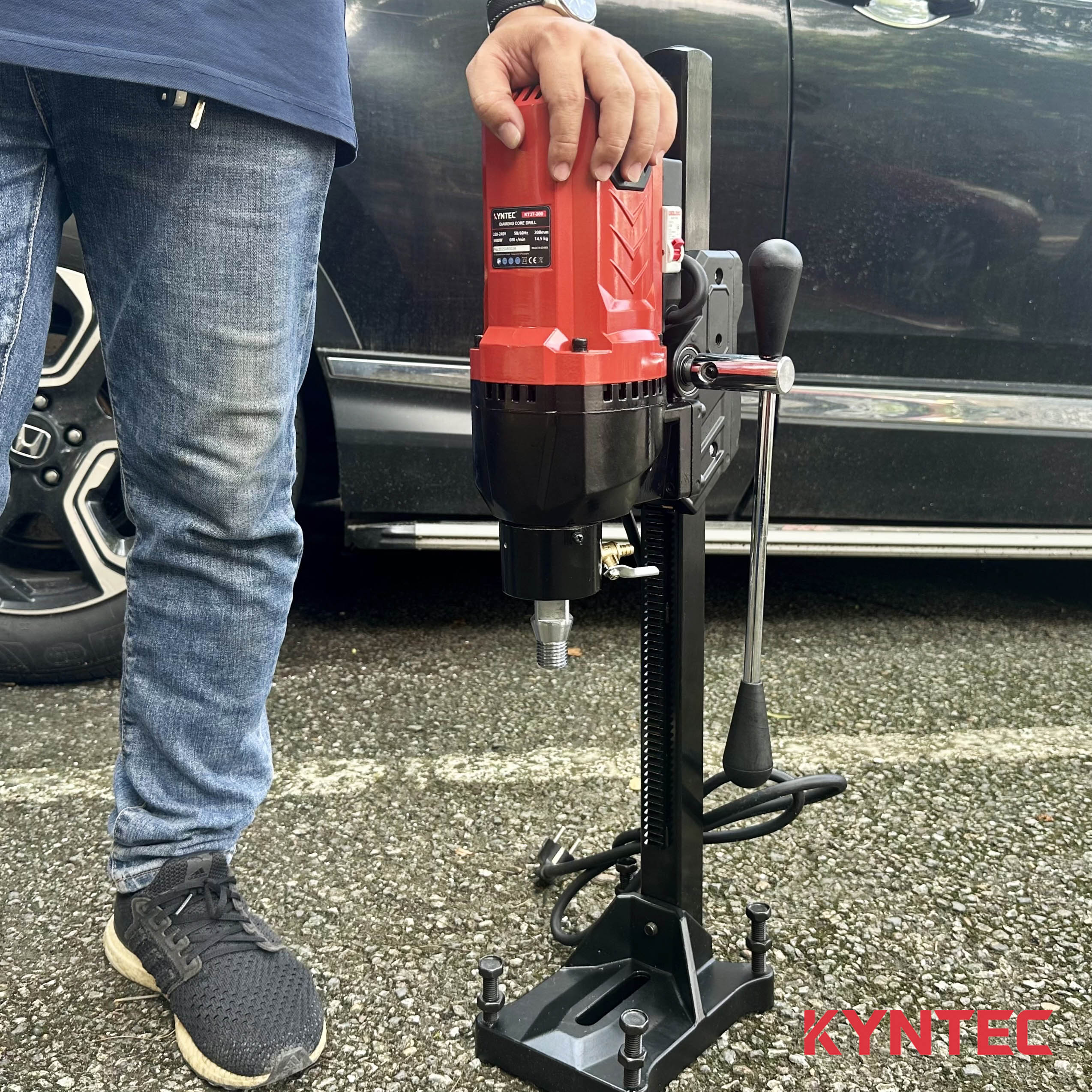 Trên tay Máy Khoan Rút Lõi 200mm Kyntec KT37
