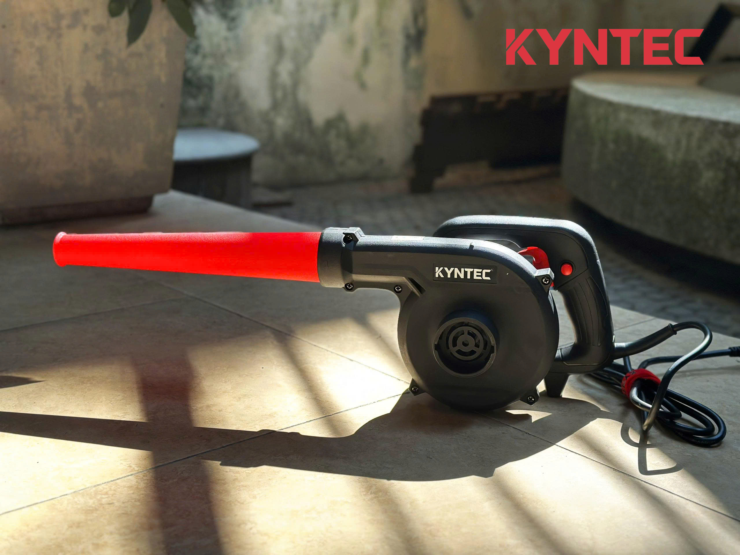 máy thổi hút bụi 600W Kyntec KT21 chính diện
