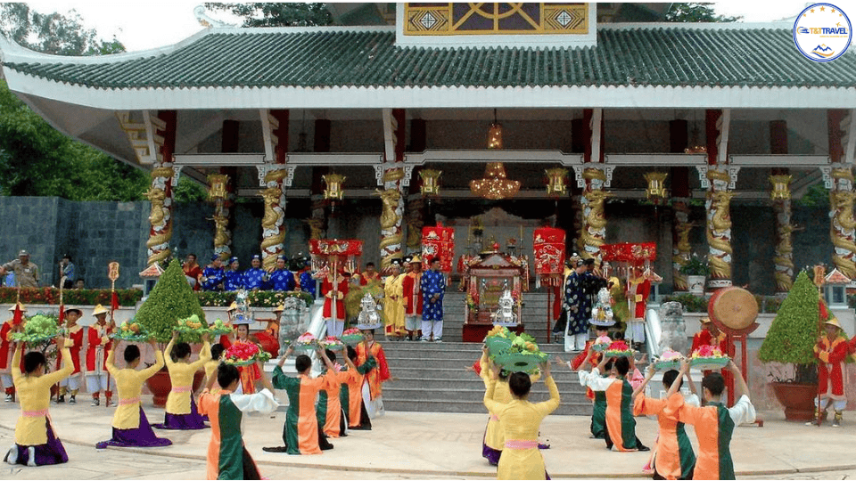 hoạt động dâng lễ ngày vía Bà Chúa Xứ Núi Sam - Châu Đốc