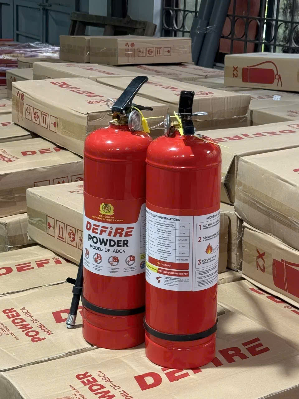 Bình Chữa Cháy Bột DEFIRE DF-ABC4 (F4) & DF-ABC8 (F8): Giải Pháp Bảo Vệ Phòng Cháy Chữa Cháy Toàn Diện