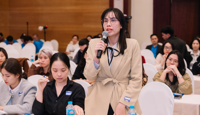 Hộ kinh doanh đặt câu hỏi với các cán bộ thuế