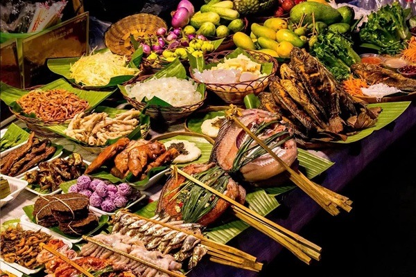 Ẩm thực đường phố – linh hoạt, dân dã mà khó quên