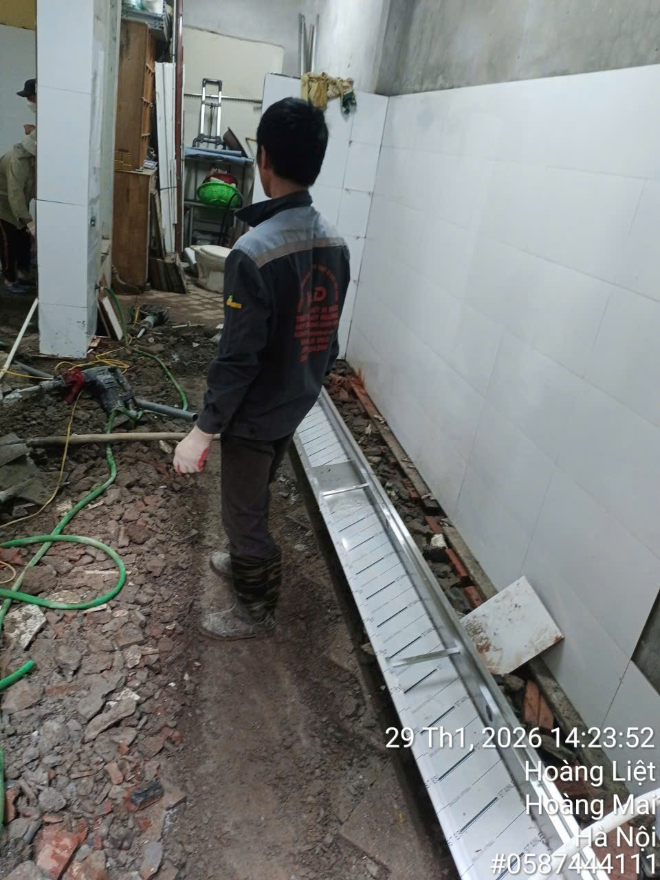 TIẾP TỤC CẢI TẠO BẾP NHÀ HÀNG