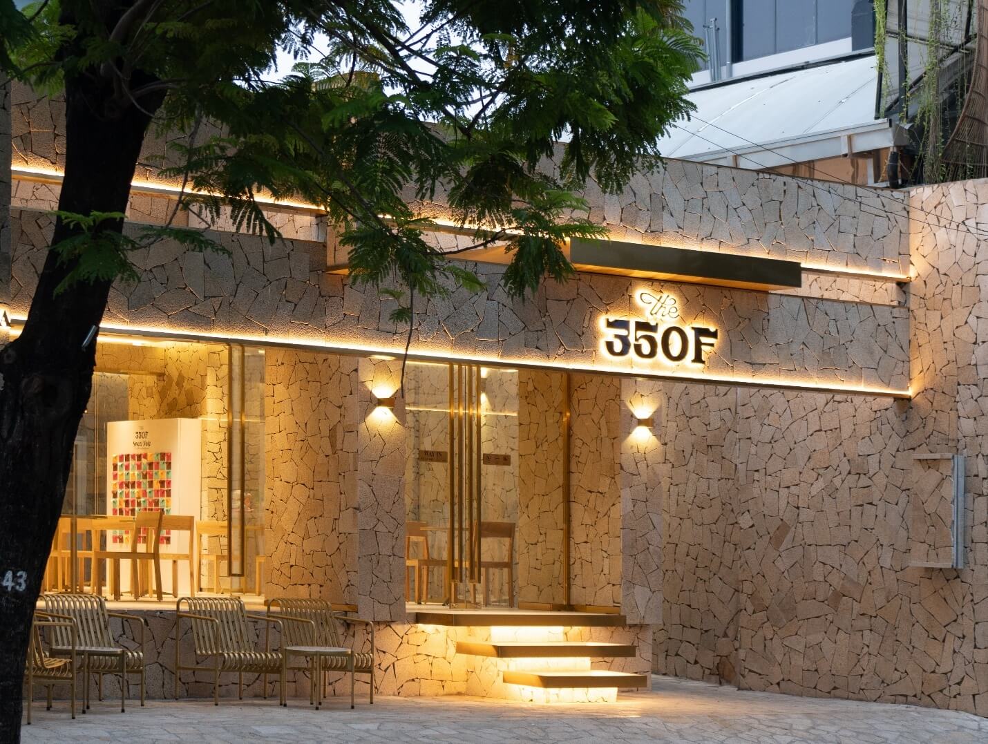 Tiệm bánh siêu hot The 350F có nhà mới: “Ngoại hình” bắt mắt trông như tiệm vàng, có cả dịch vụ thử vị trước khi mua
