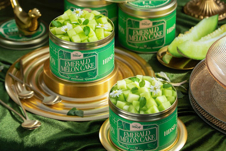 Khám phá Emerald Melon Cake: Chiếc bánh với sắc xanh độc đáo từ The 350F