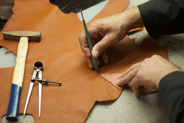 Nghệ thuật chế tác đồ da thủ công tại Thymcraft
