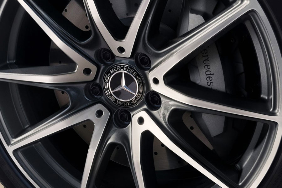 Mercedes-Benz E 300 AMG