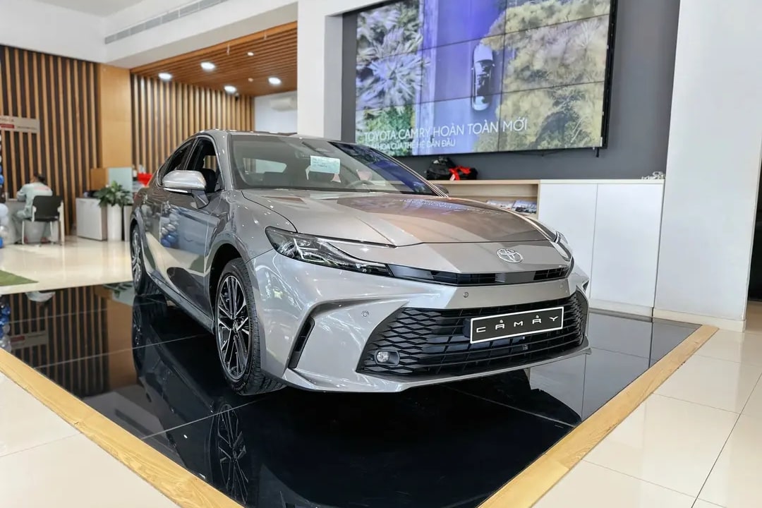 TOYOTA CAMRY 2.0Q