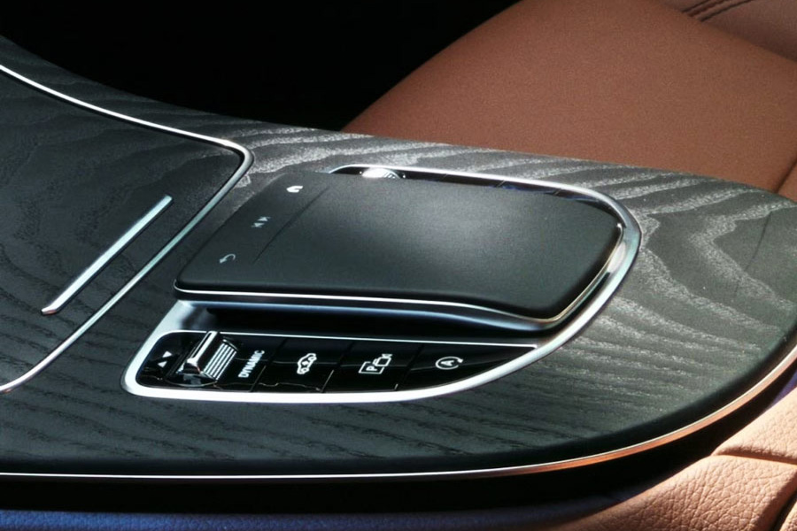 Mercedes-Benz E 300 AMG