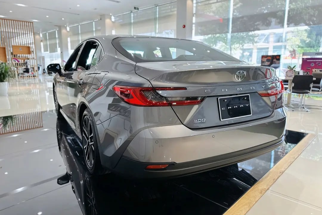 TOYOTA CAMRY 2.0Q