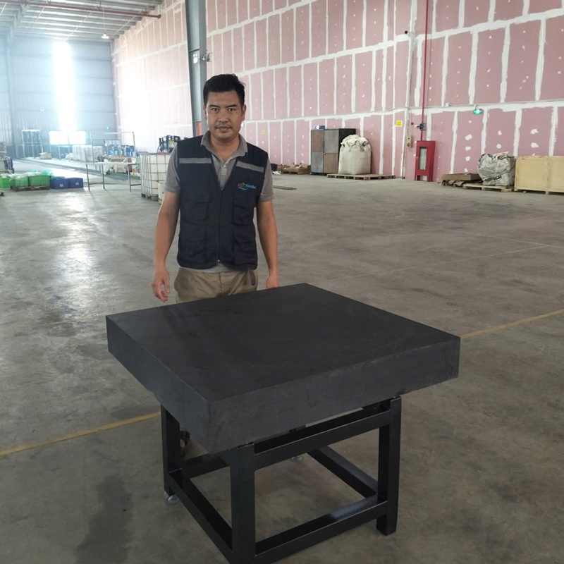 Granite Surface Plate là gì? Tiêu chuẩn quốc tế và ứng dụng trong đo lường chính xác