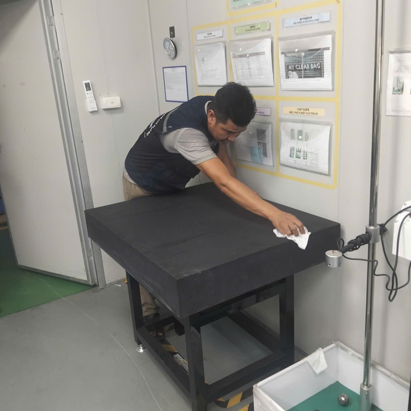Bàn kiểm tra đá granite được dùng để kiểm tra những gì trong cơ khí chính xác?