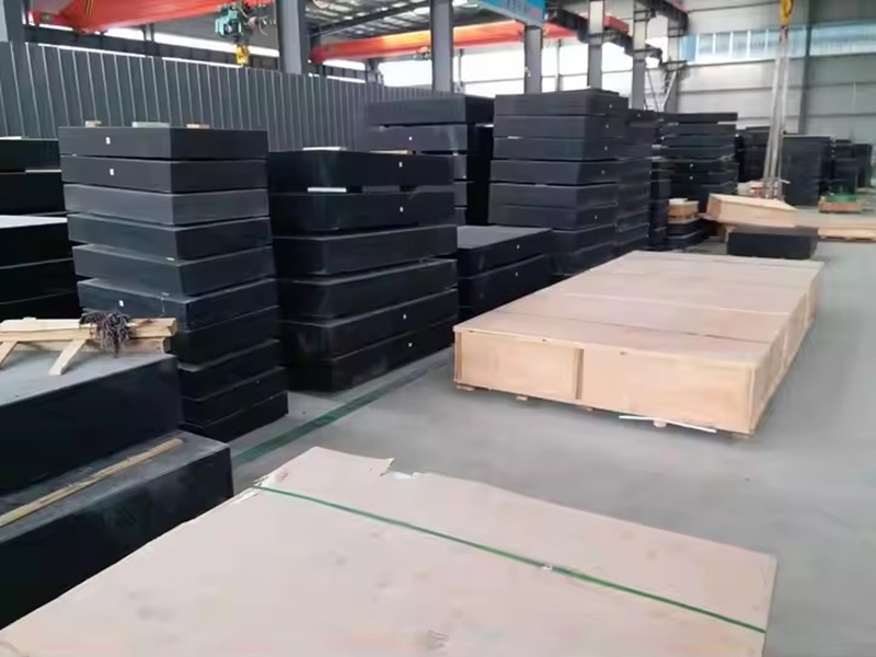 Bàn máp granite màu đen và màu xám khác nhau như thế nào?