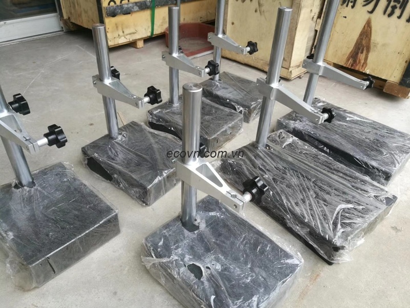 Cách kiểm tra độ cao chi tiết bằng đế granite gá đồng hồ so