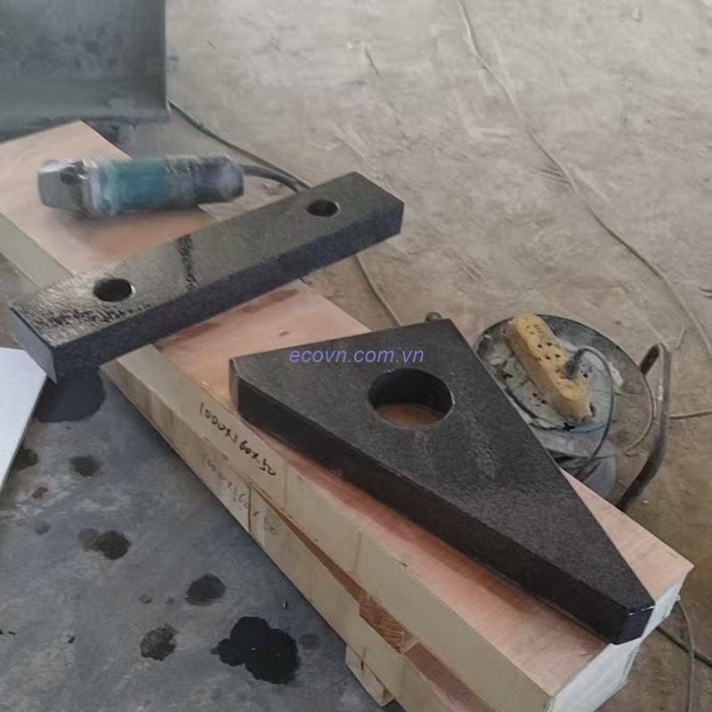 Mua thước tam giác đá granite tại Quảng Ninh cho nhà máy và phòng QC