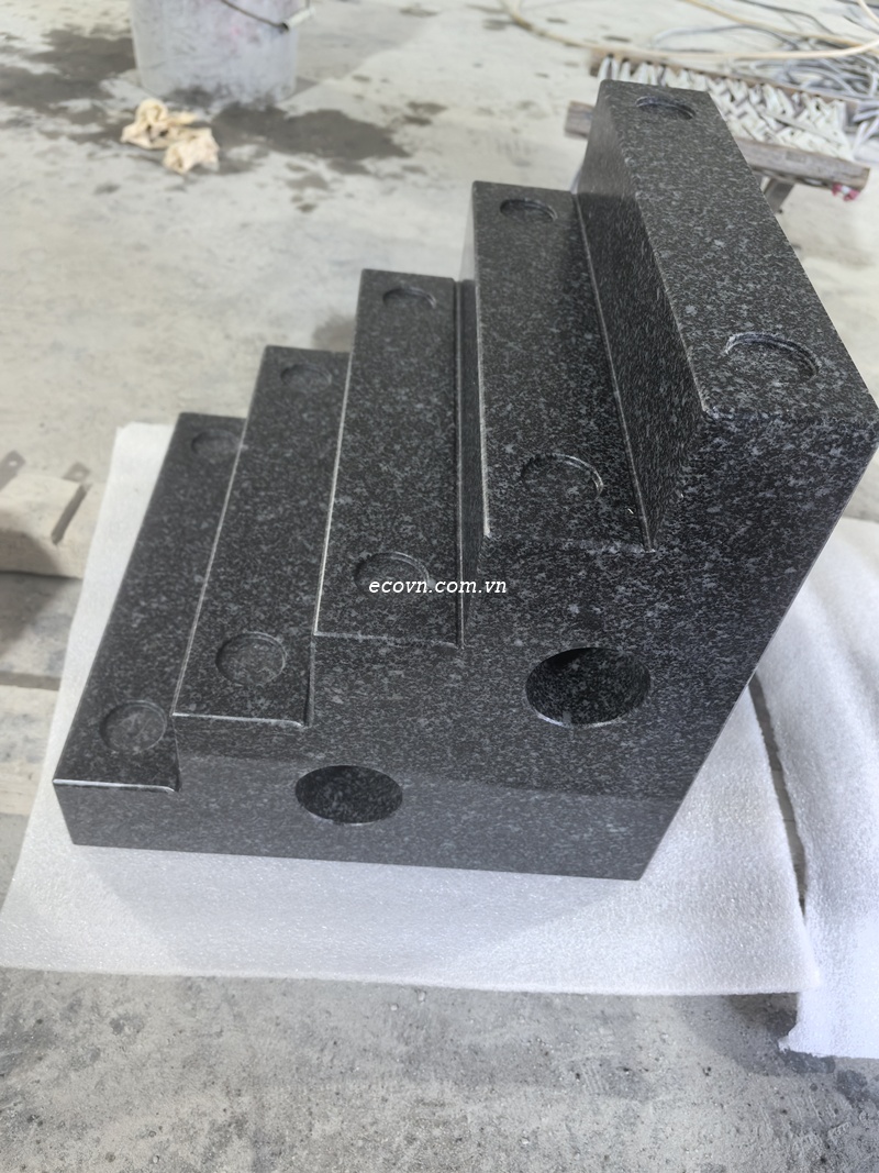 Một thay đổi 8 mm trên Granite Machine Base đã khiến dự án chế tạo máy chậm 45 ngày