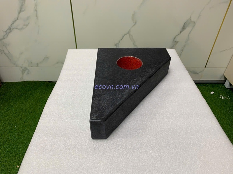 Giá thước tam giác đá granite phụ thuộc vào những yếu tố nào?